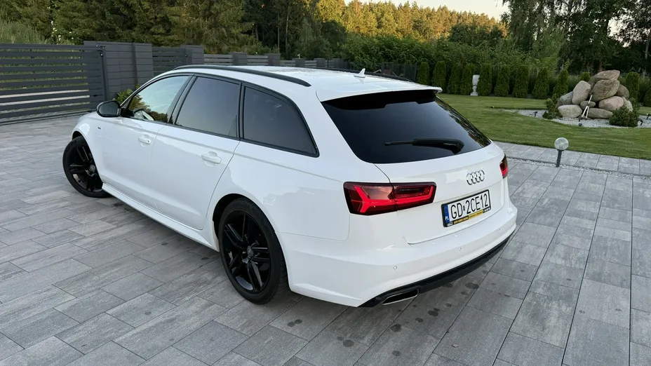 AUDI A6 -
