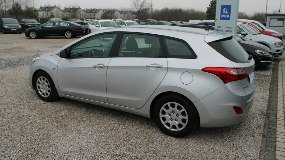 HYUNDAI i30 -