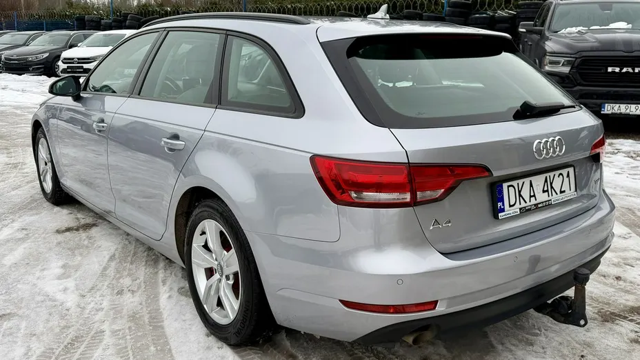 AUDI A4 -