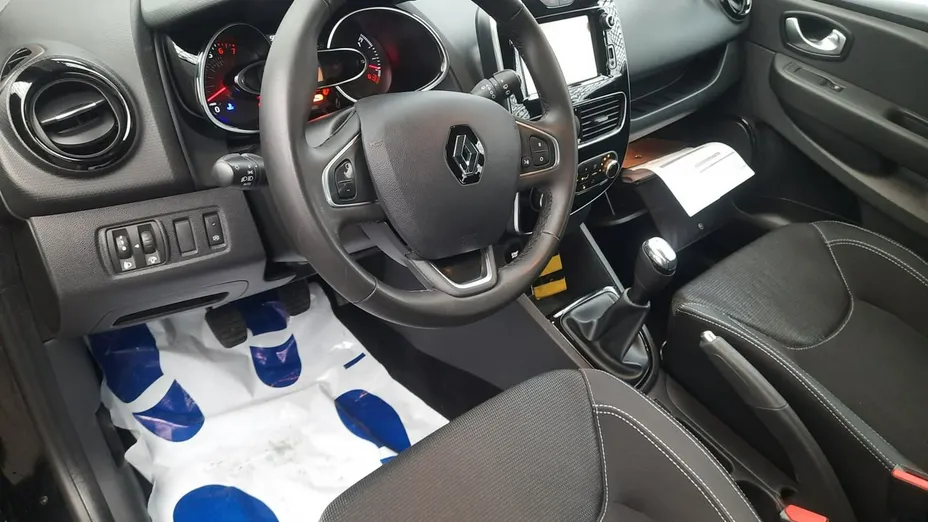 RENAULT Clio -