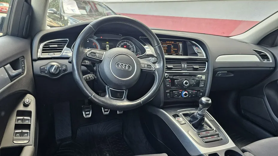 AUDI A4 -