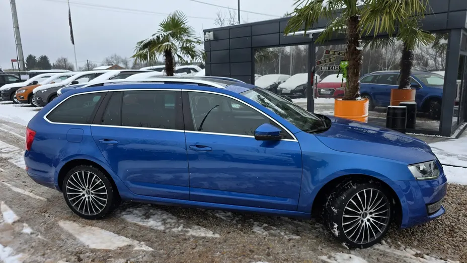 SKODA Octavia -