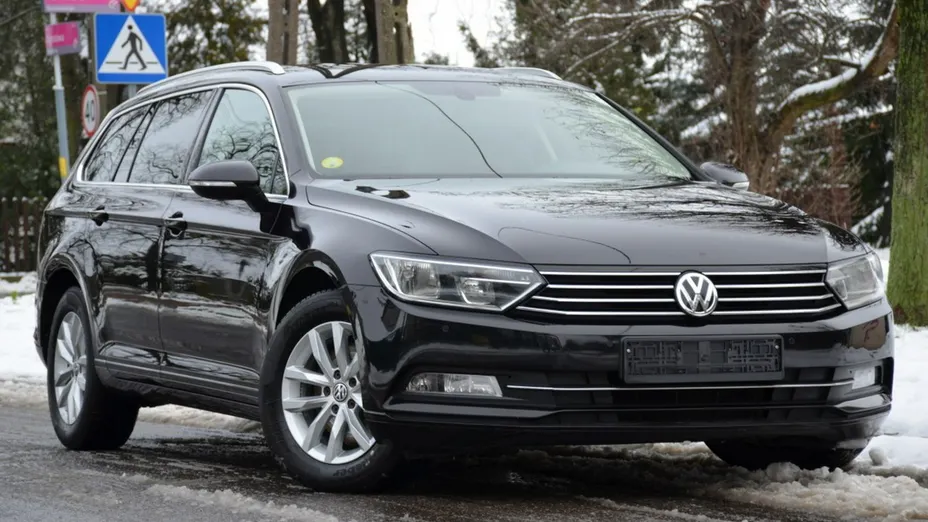 VOLKSWAGEN Passat -