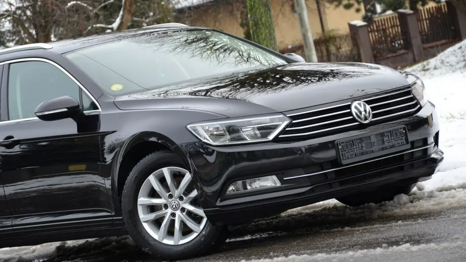 VOLKSWAGEN Passat -