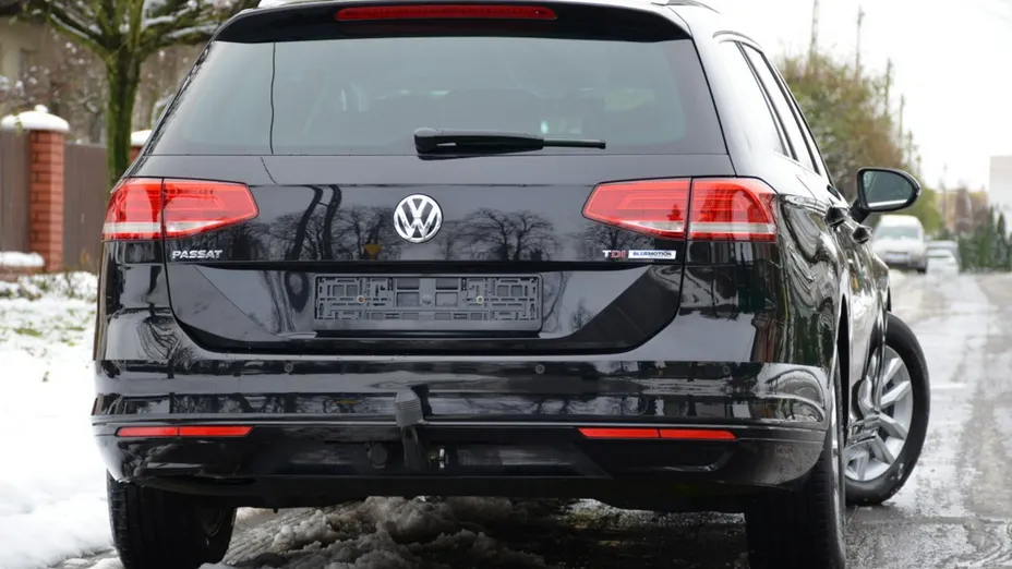VOLKSWAGEN Passat -