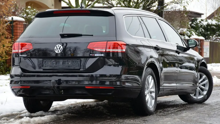 VOLKSWAGEN Passat -