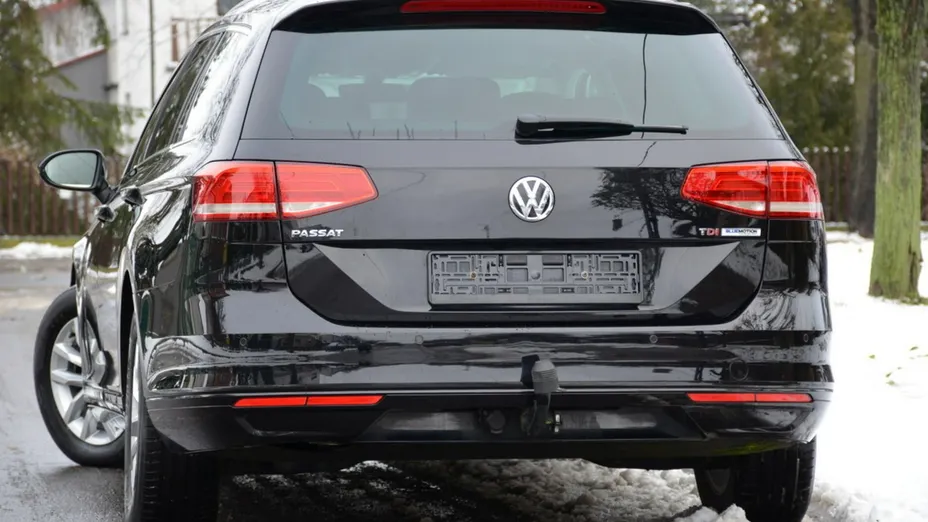 VOLKSWAGEN Passat -