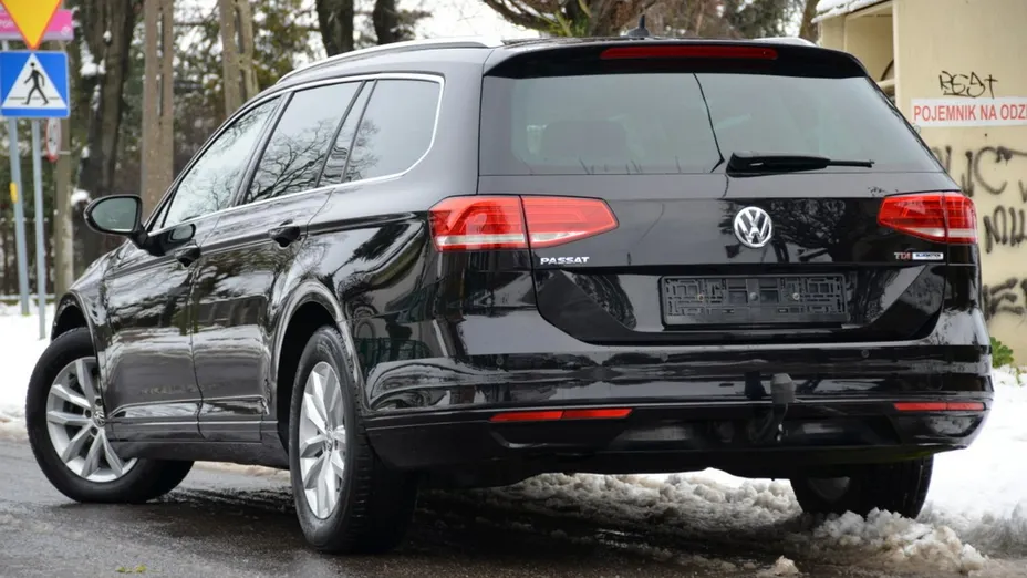 VOLKSWAGEN Passat -