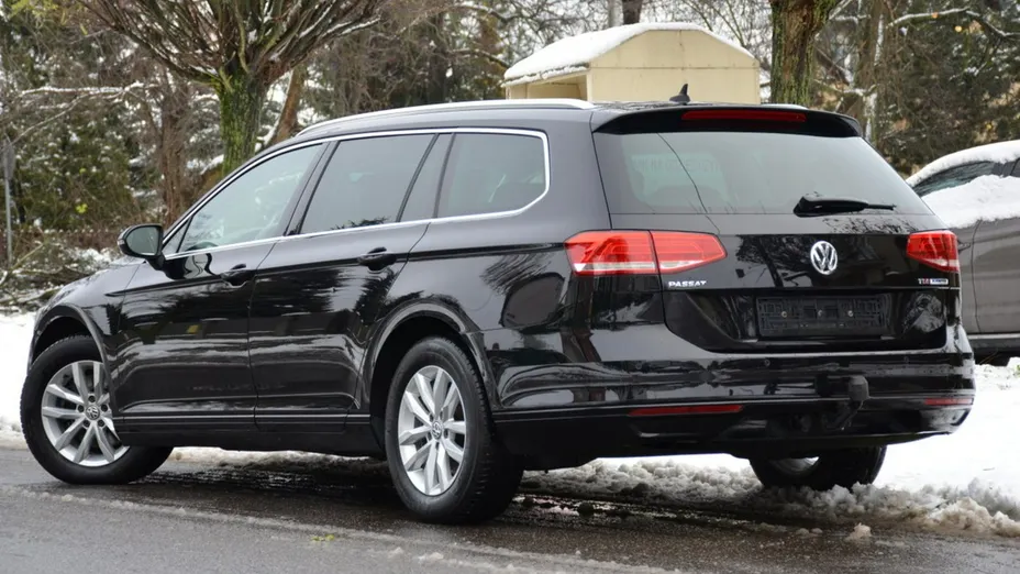 VOLKSWAGEN Passat -
