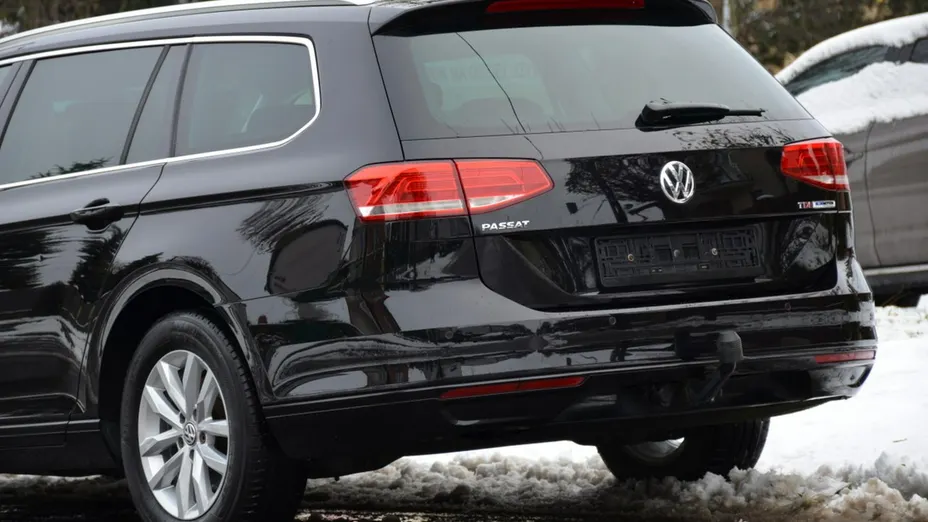 VOLKSWAGEN Passat -