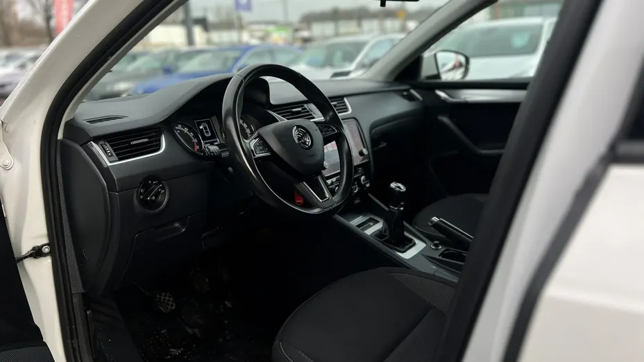 SKODA Octavia -