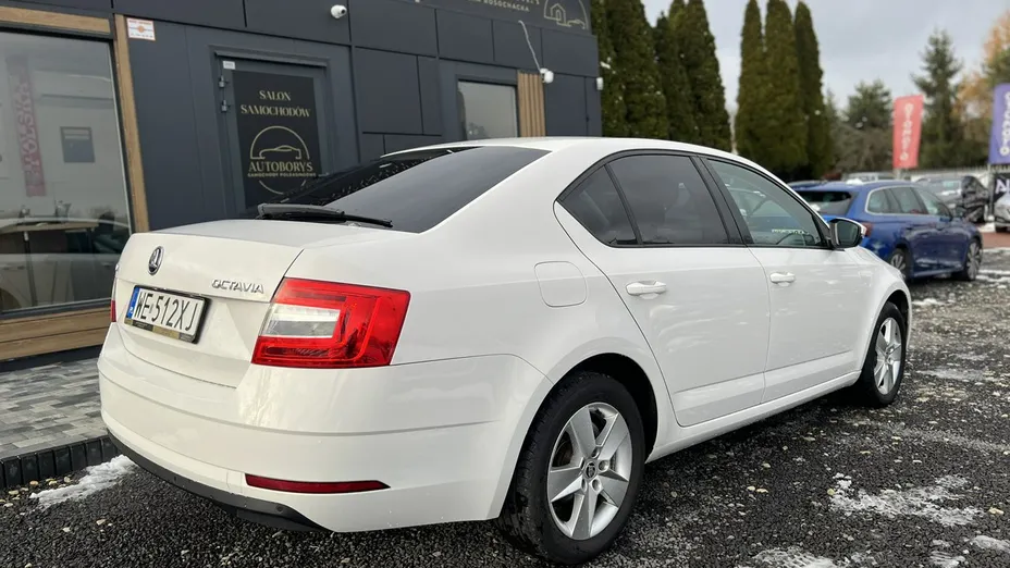 SKODA Octavia -