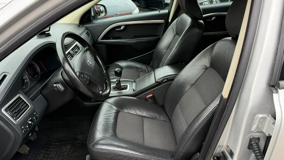 VOLVO V70 -