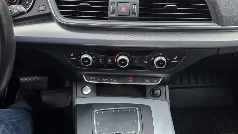 AUDI Q5 -