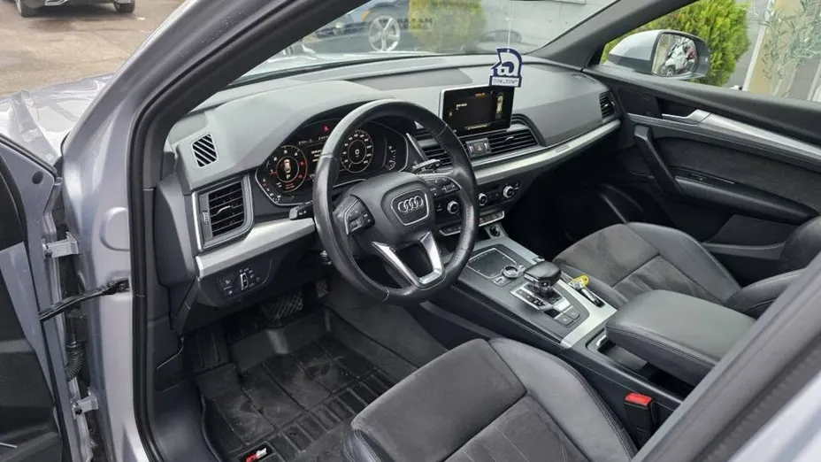 AUDI Q5 -