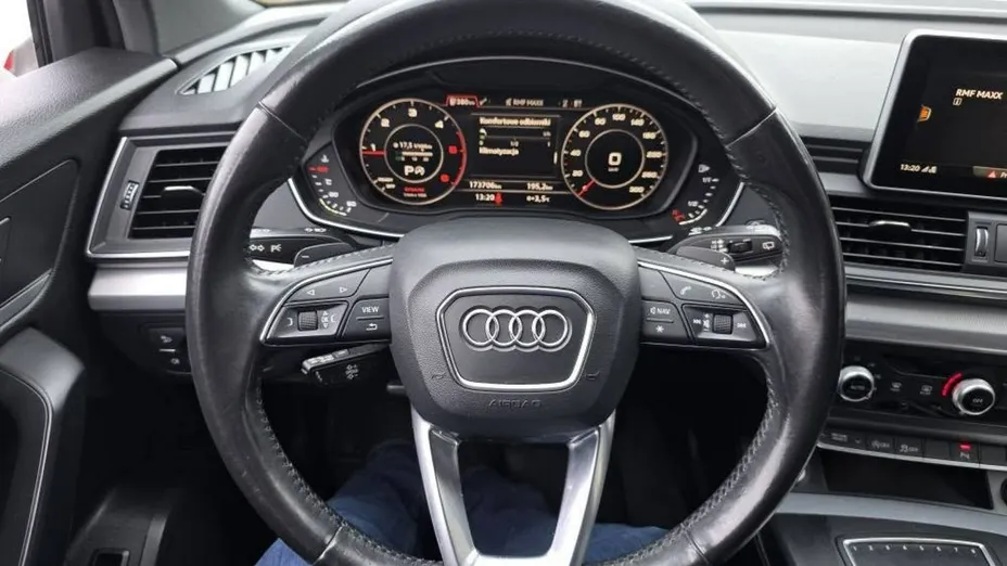 AUDI Q5 -