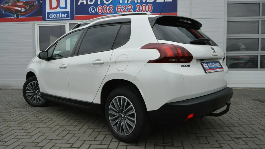 PEUGEOT 2008 -