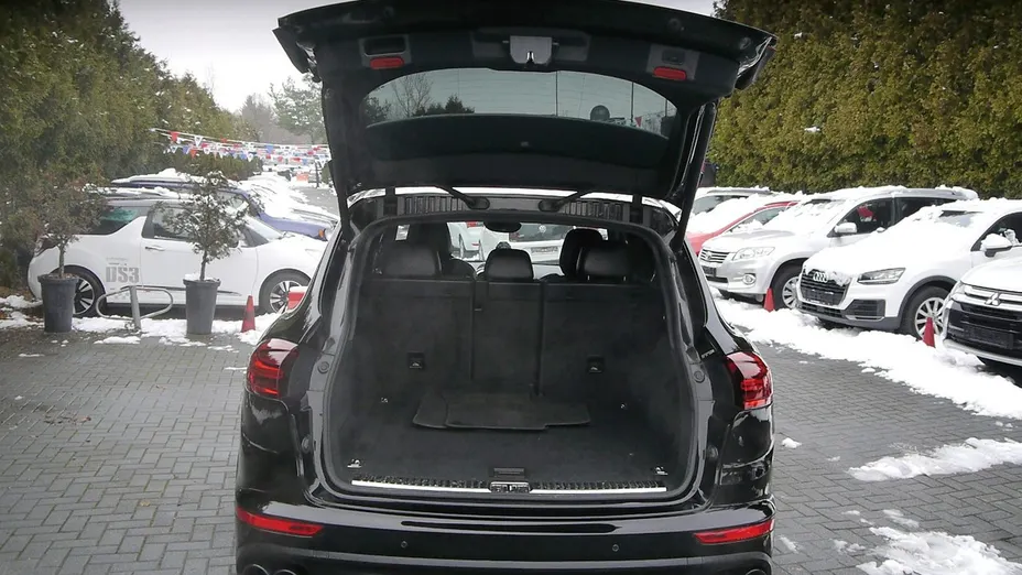 PORSCHE Cayenne -