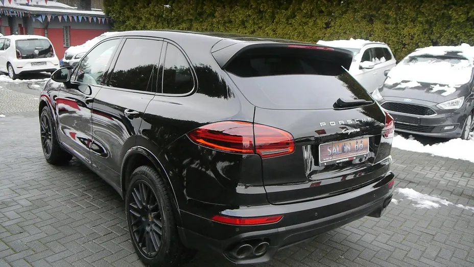 PORSCHE Cayenne -