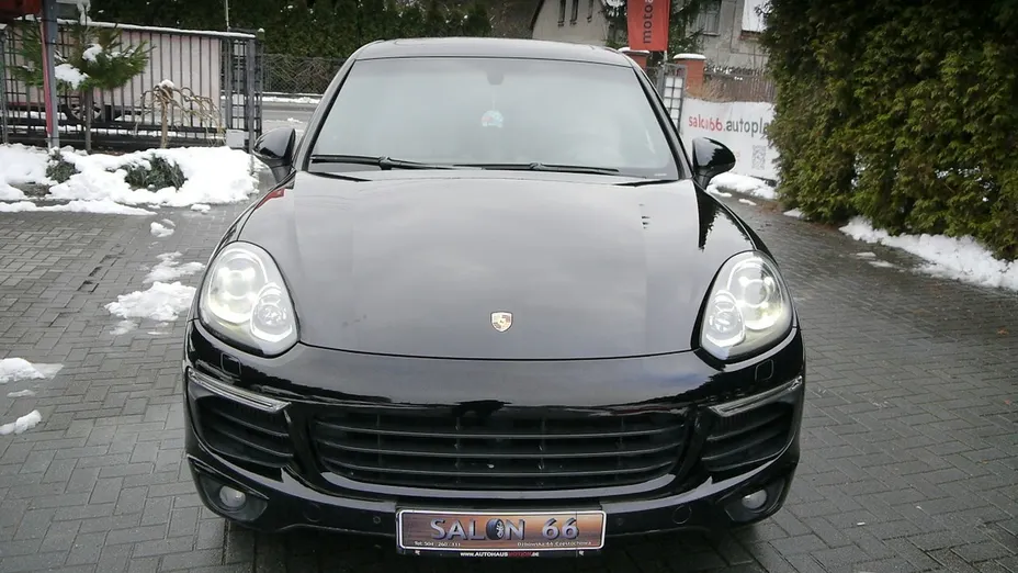 PORSCHE Cayenne -
