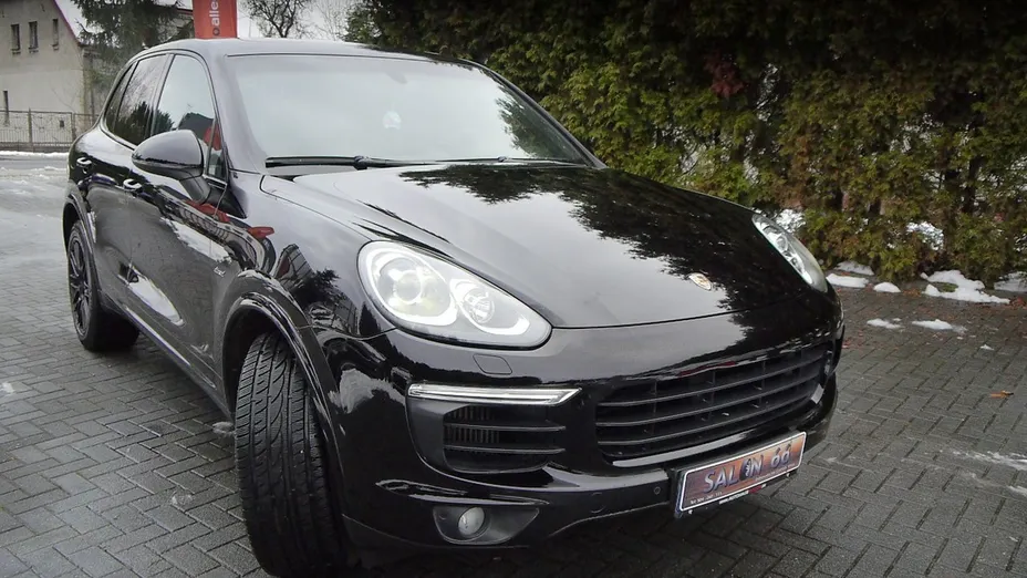 PORSCHE Cayenne -
