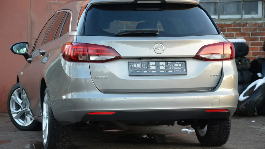 OPEL Astra -