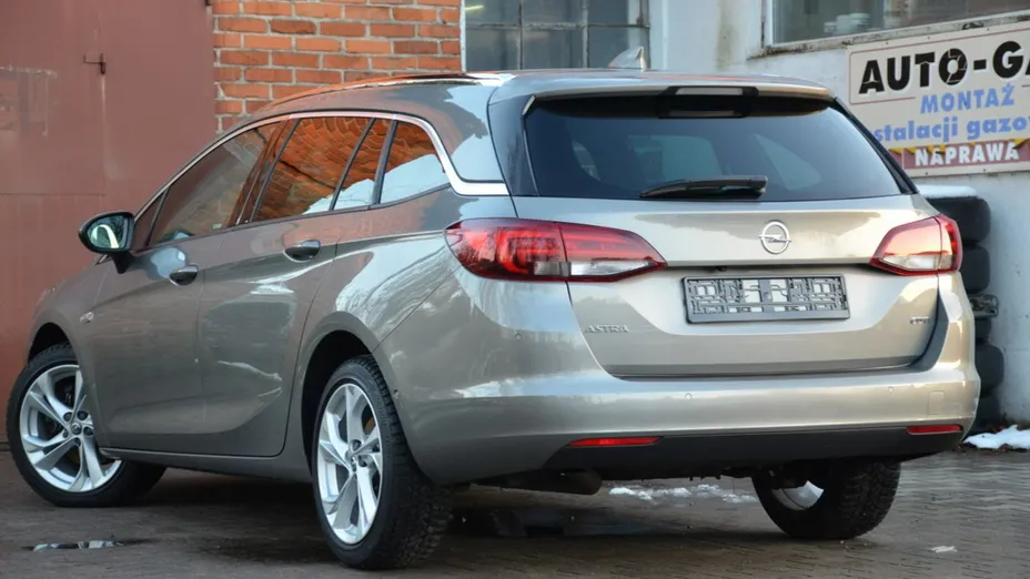 OPEL Astra -