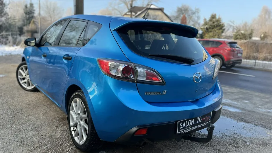 MAZDA 3 -