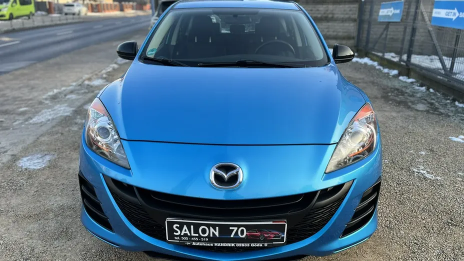 MAZDA 3 -