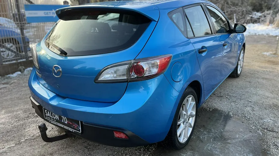 MAZDA 3 -