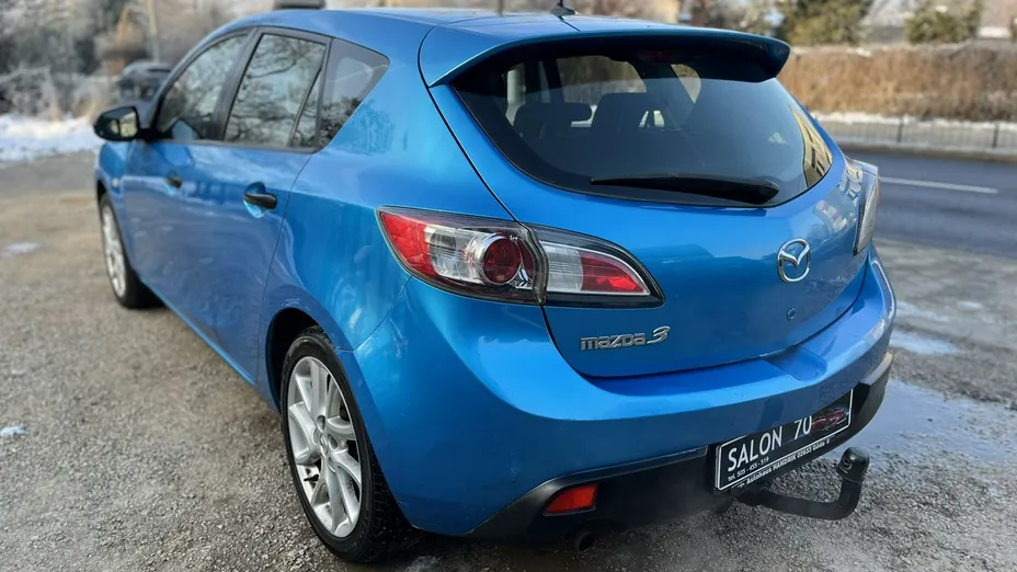 MAZDA 3 -