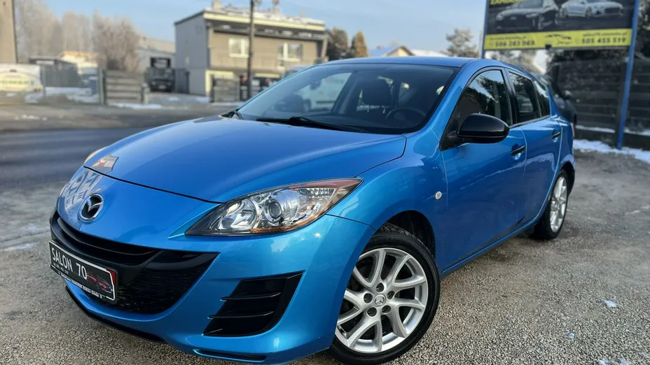 MAZDA 3 -