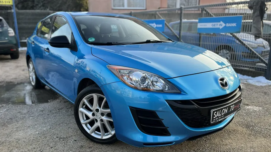 MAZDA 3 -