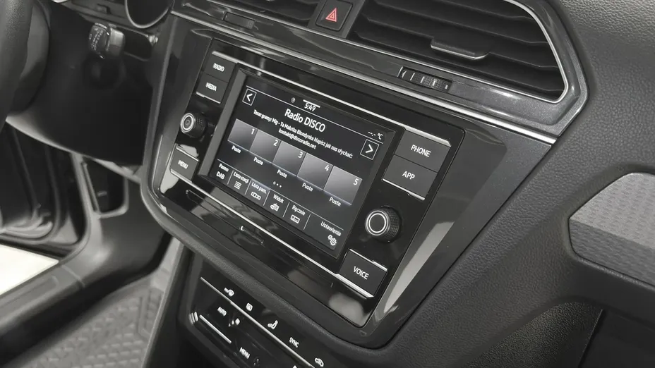 VOLKSWAGEN Tiguan -