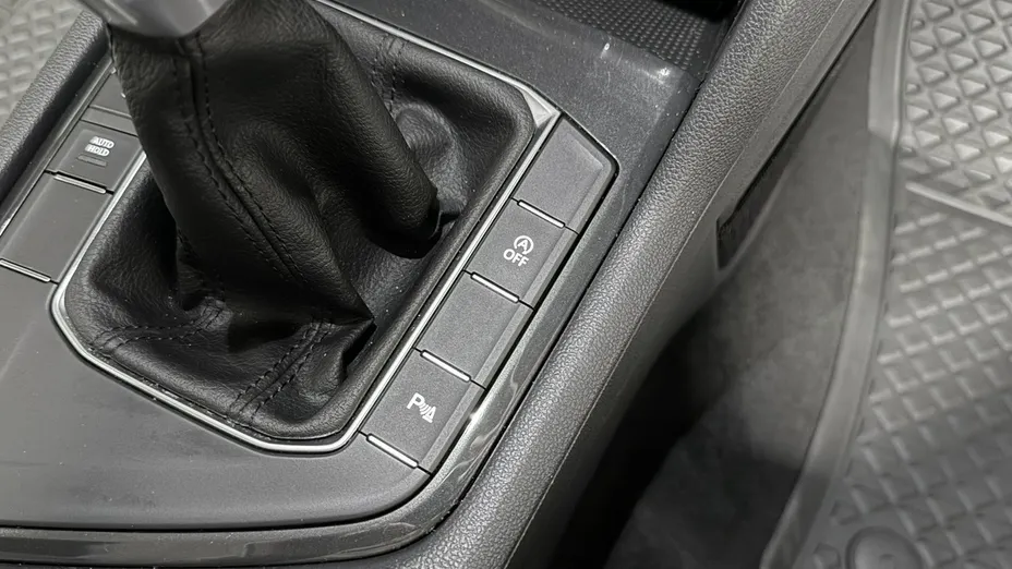 VOLKSWAGEN Tiguan -