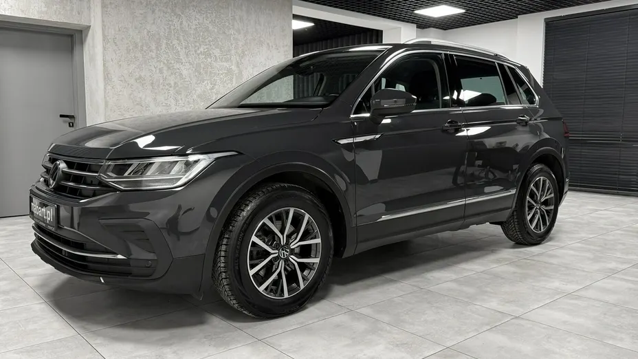 VOLKSWAGEN Tiguan -