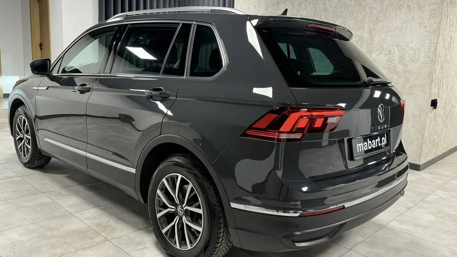 VOLKSWAGEN Tiguan -