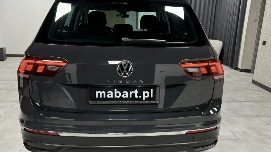 VOLKSWAGEN Tiguan -