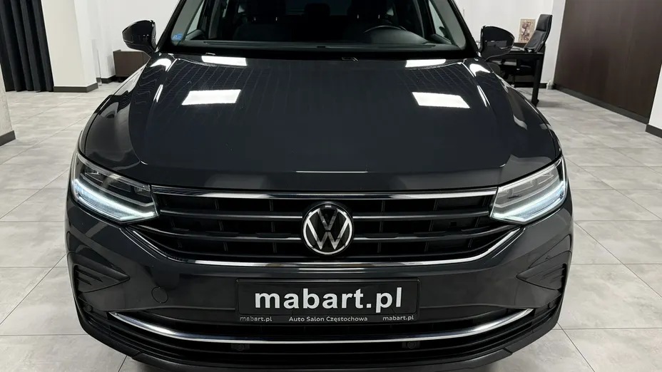 VOLKSWAGEN Tiguan -