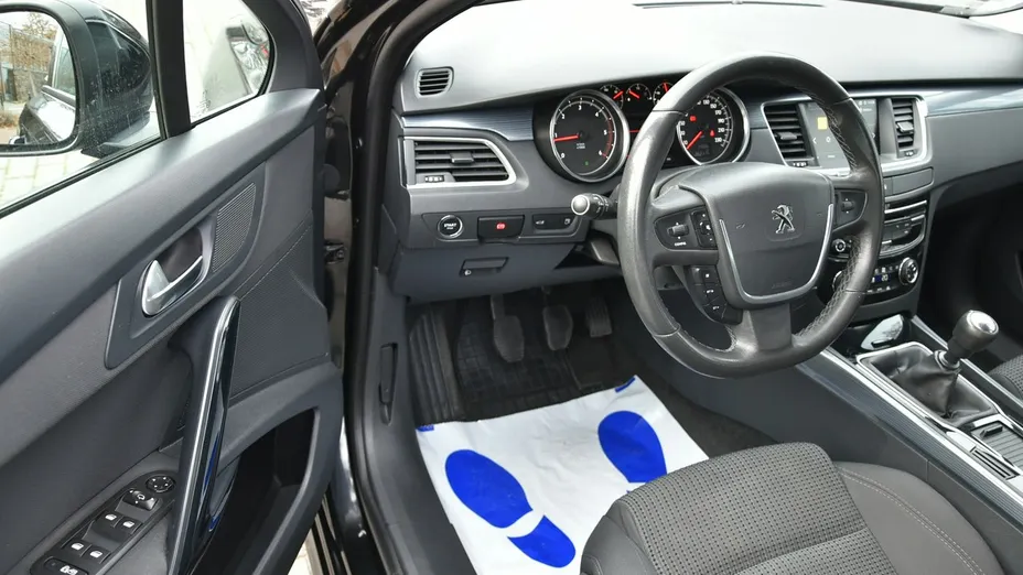 PEUGEOT 508 -