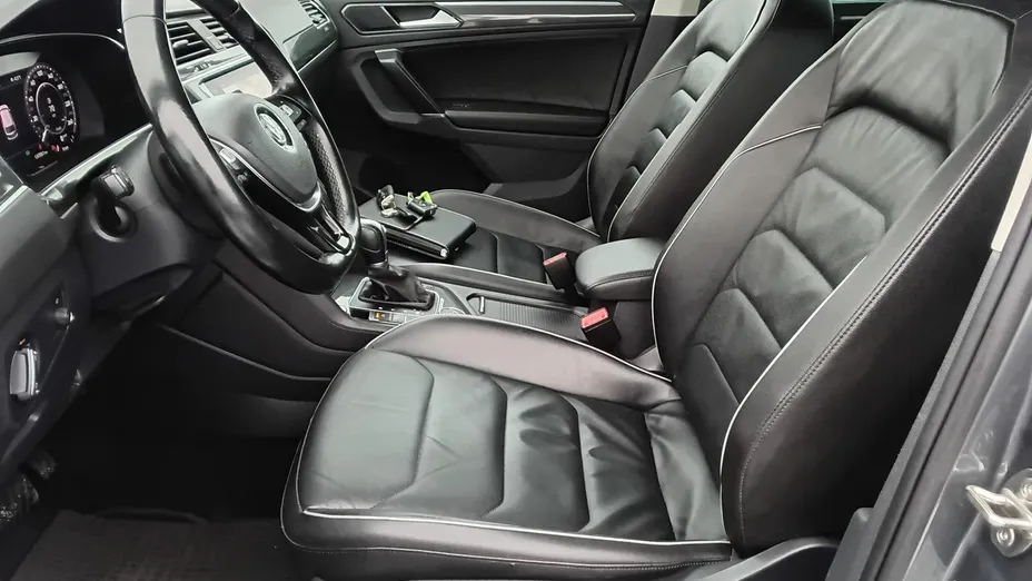 VOLKSWAGEN Tiguan -