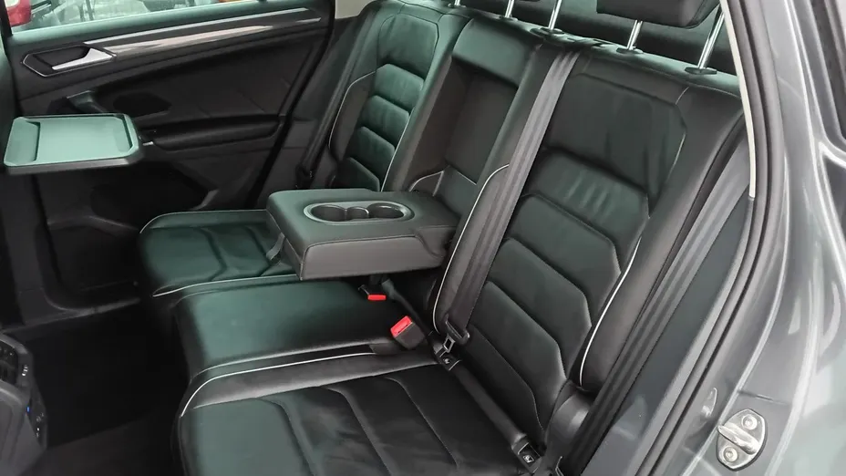VOLKSWAGEN Tiguan -