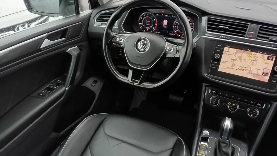 VOLKSWAGEN Tiguan -