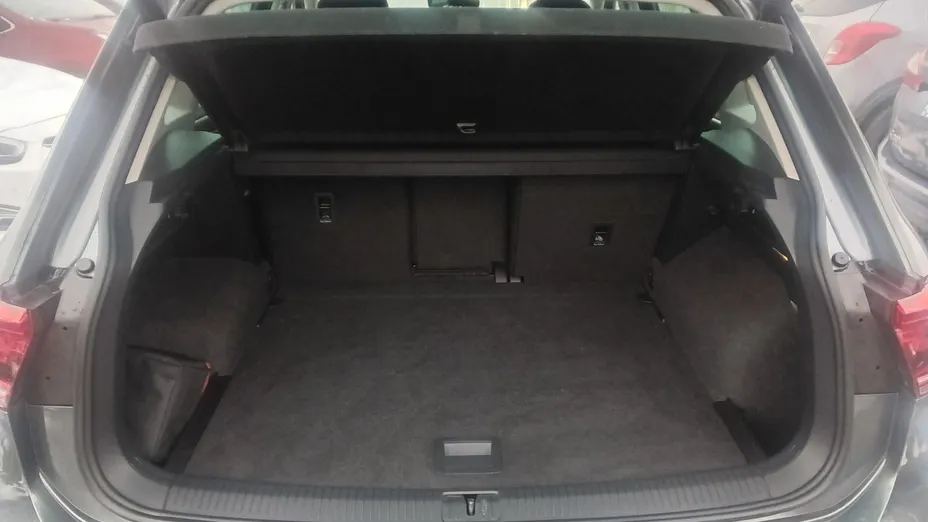 VOLKSWAGEN Tiguan -