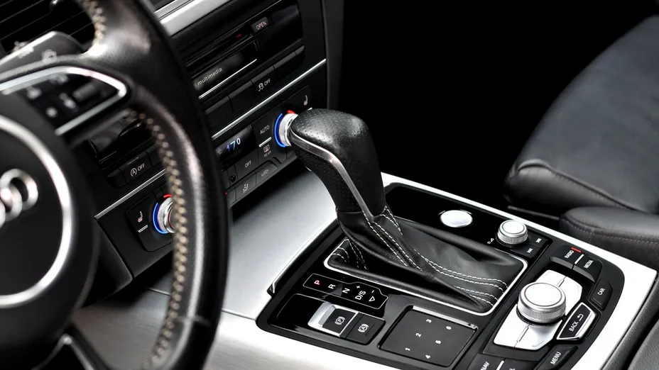 AUDI A6 -