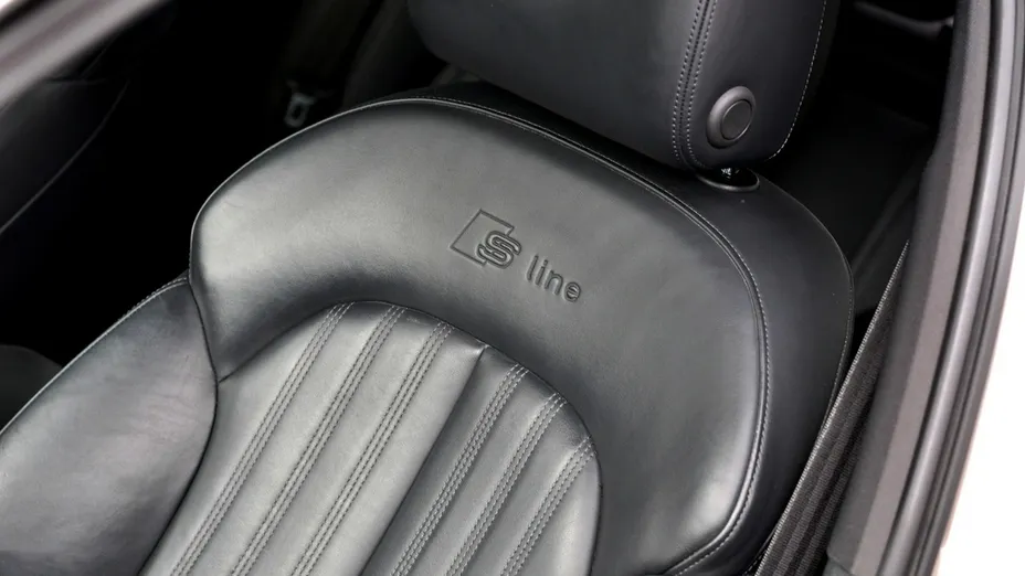 AUDI A6 -