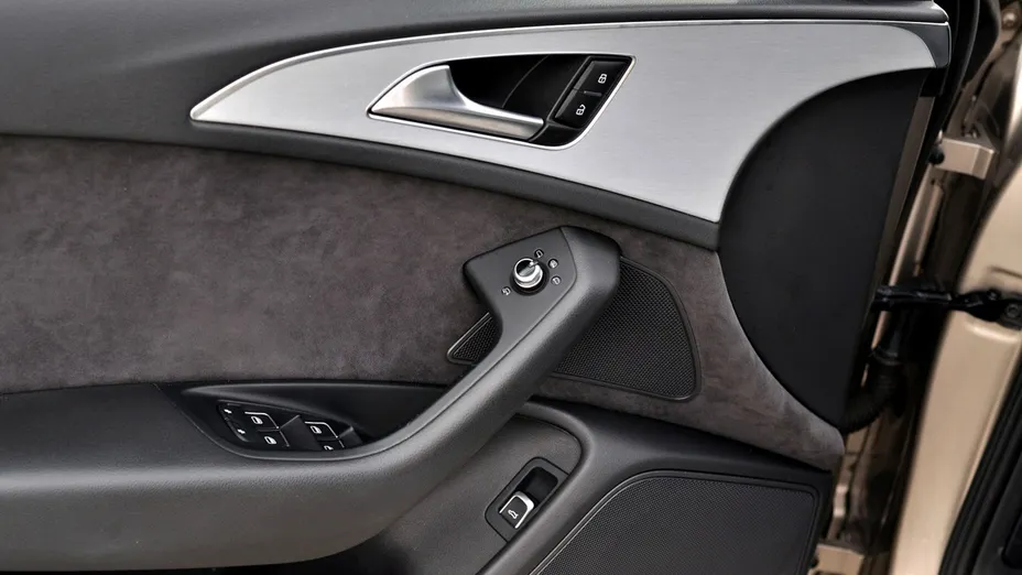 AUDI A6 -