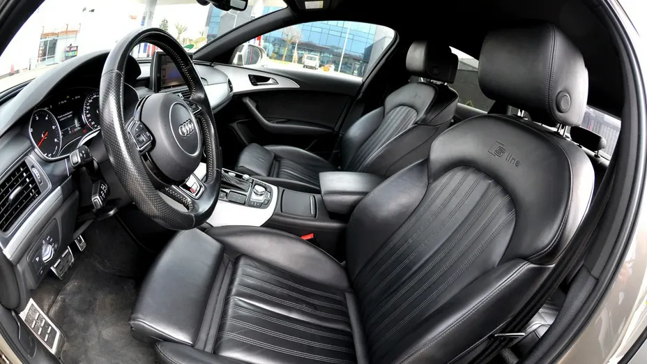 AUDI A6 -