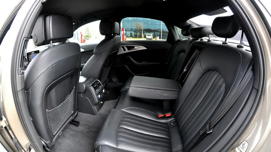 AUDI A6 -