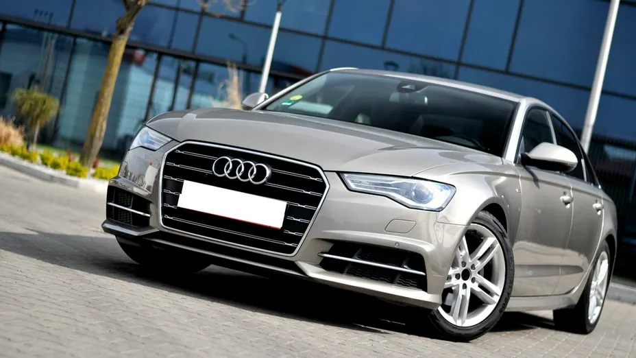 AUDI A6 -